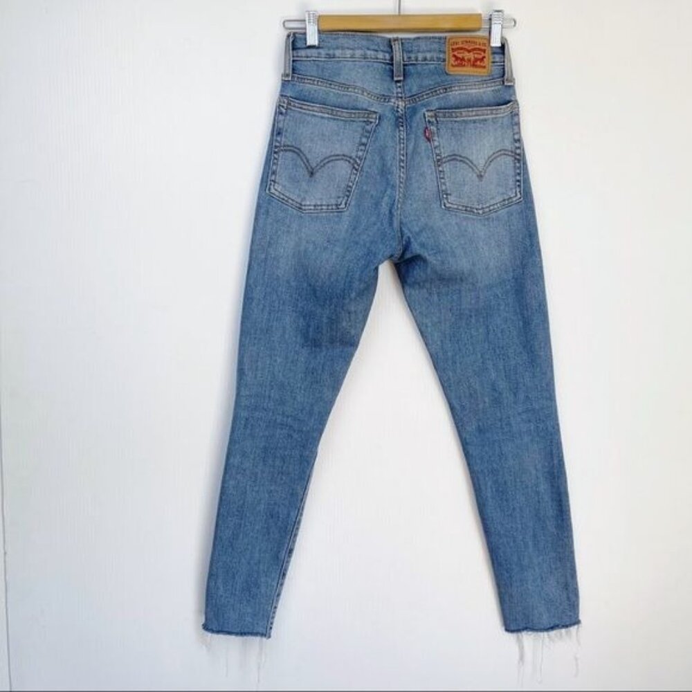 LEVIS Wedgie High Rise skinny distressed Jeans raw hem size 26 - Picture 6 of 11
